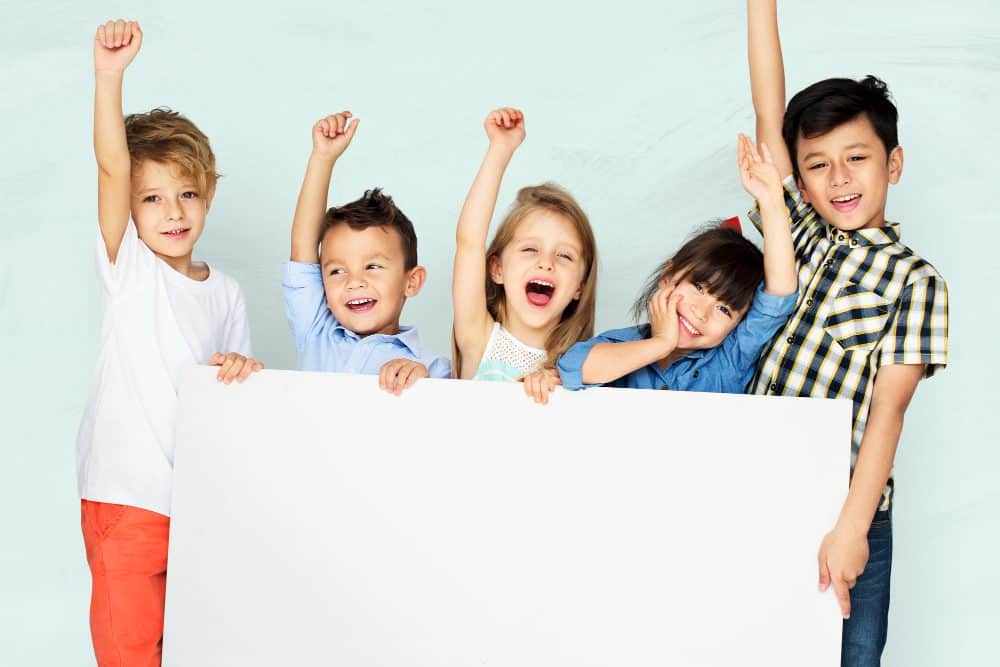 petits princes enfants heureux